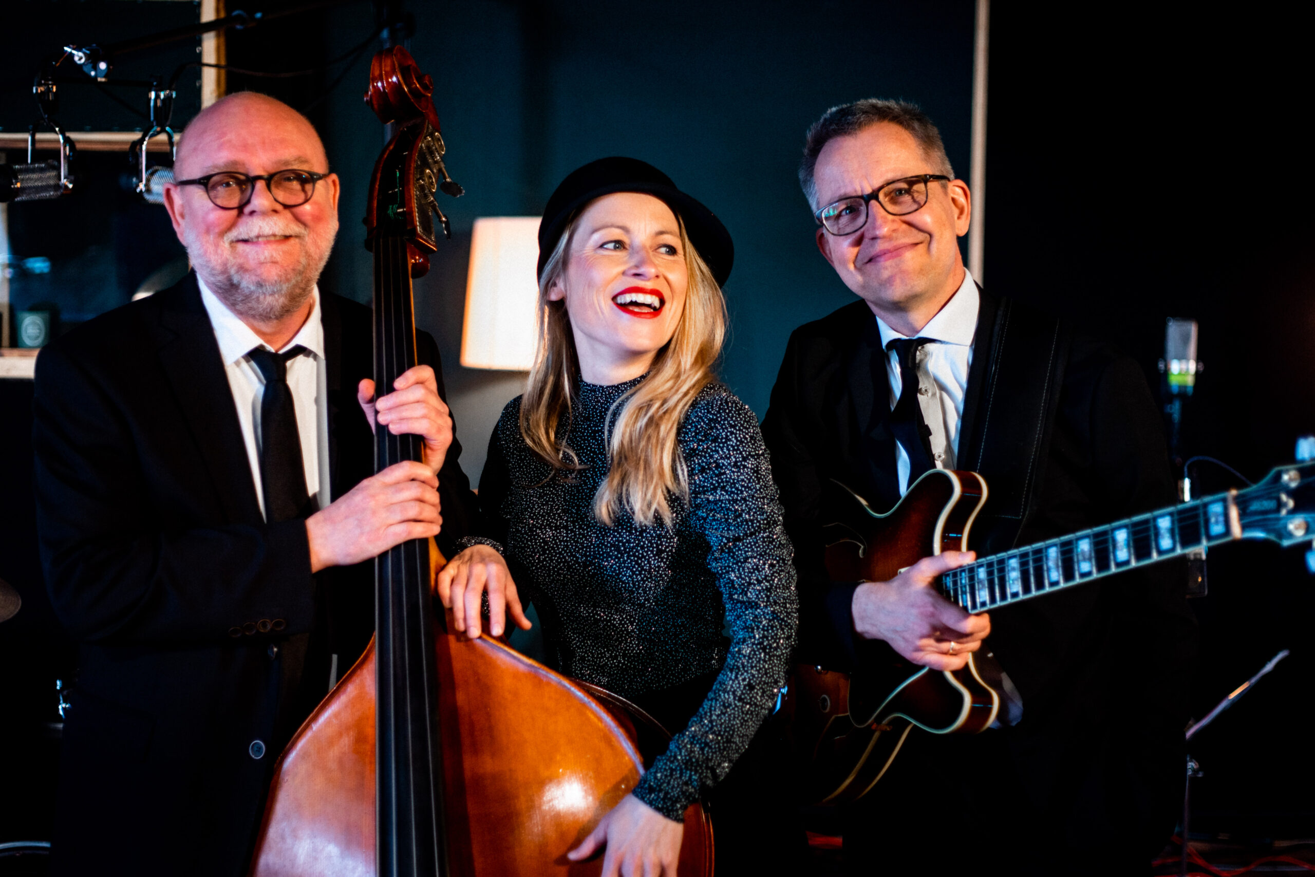 nyheder_EtLetsindigtOrdtrio_2560x1707px
