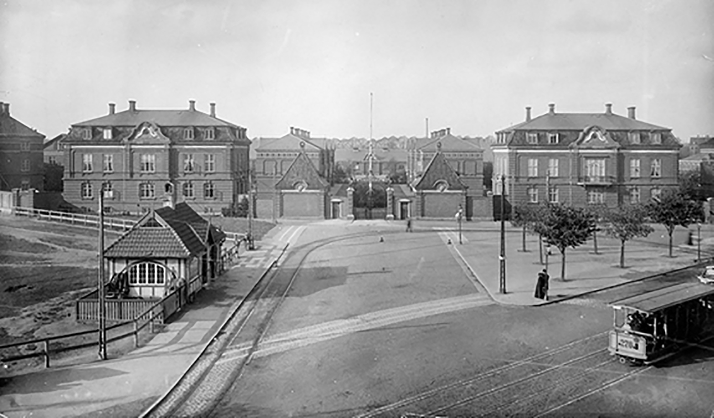 Gardehusarkasernen omkring indvielsen i 1898. Foto: Frederik Riise